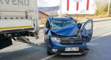 4 aracın karıştığı zincirleme kazada 6 kişi yaralandı