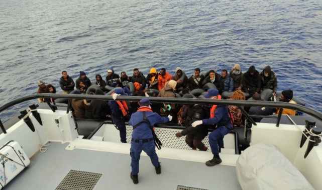 45 kaçak göçmen kurtarıldı
