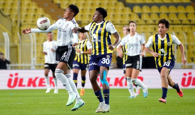 5 gollü derbinin galibi Fenerbahçe