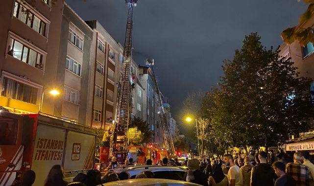 7 katlı binanın çatısı alev alev yandı!