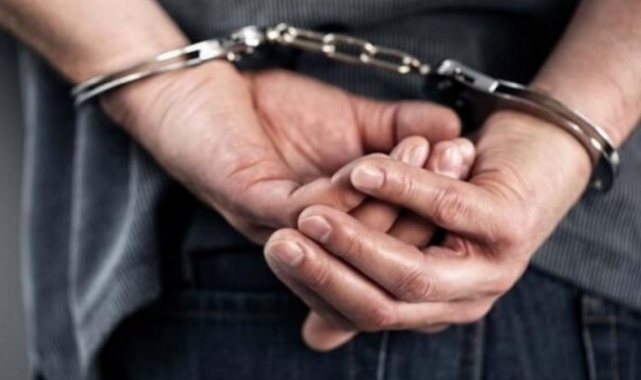 Adana'da uyuşturucu operasyonu! 5 zanlıdan 2'si tutuklandı