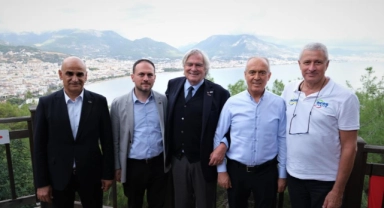 Alanya, Türkiye'de '2024 yılı Akdeniz Spor Başkenti' ödülüne layık görüldü