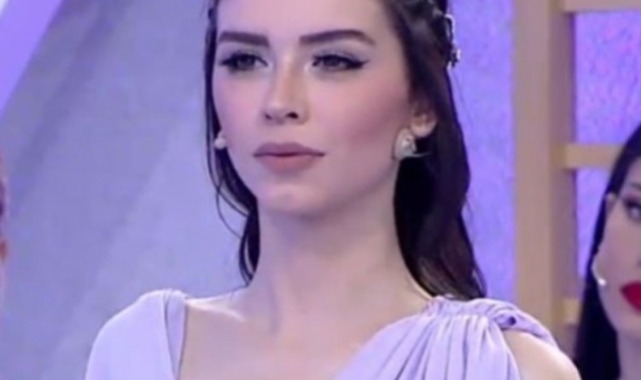 Aleyna Eroğlu iddialı pozlarıyla gündem oldu