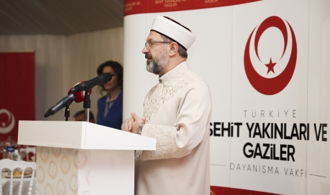 Ali Erbaş: Terörist İsrail, Gazze'de çocukların canına kıymaya devam ediyor