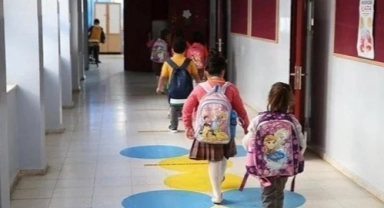 Ara tatil sona erdi, milyonlarca öğrenci ders başı yaptı