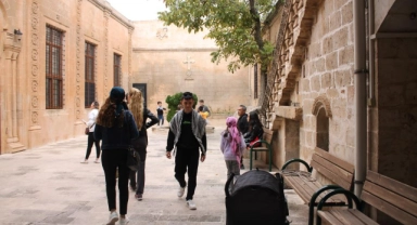 Ara tatilde turistlerden tarihi yapılara yoğun ilgi