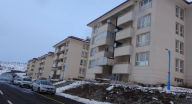 Temizlik yaparken camdan düşen kadın hayatını kaybetti