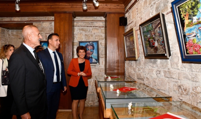 Atatürk rölyefleri İbramaki Sanat Galerisi’nde