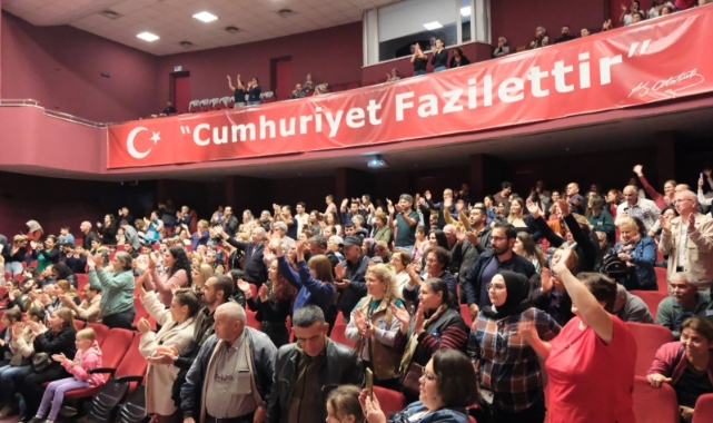 Aydın'da 'Anadolu Kadınları' oyunu izleyicilerle buluştu