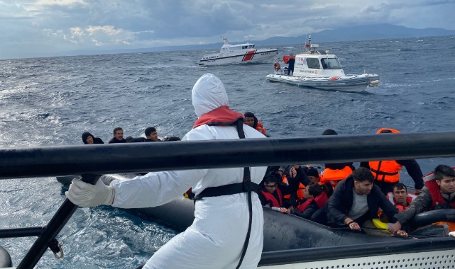 Ayvalık’ta 45 düzensiz göçmen kurtarıldı