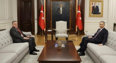 Bakan Bak, mevkidaşı Yerlikaya'yı ziyaret etti
