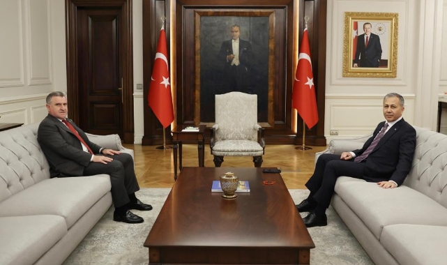 Bakan Bak, mevkidaşı Yerlikaya'yı ziyaret etti