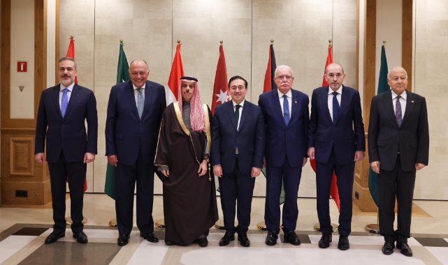 Bakan Fidan'dan diplomasi trafiği