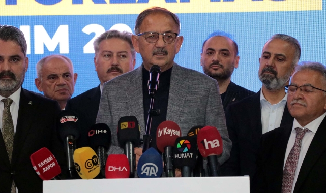 Bakan Özhaseki: "Kol kola geleceği inşa edeceğiz"