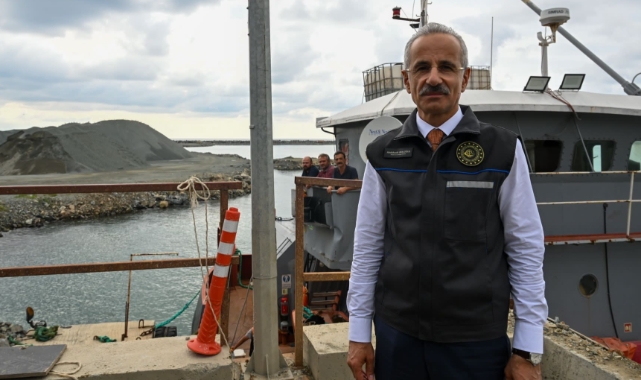 Bakan Uraloğlu: İskenderun'da bir rıhtım daha gemi trafiğine açıldı