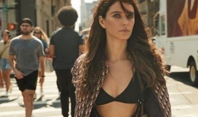 Beren Saat'in tarzı sosyal medyanın dilinde...