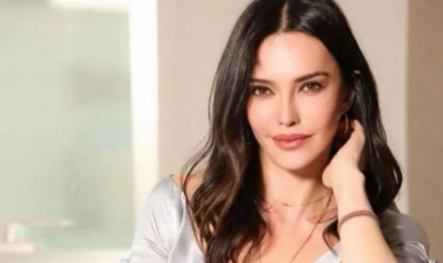 Bihter galasında Hande Ataizi, tarzıyla beğeni topladı