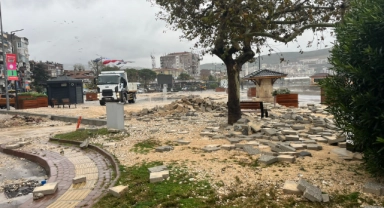 Bursa Büyükşehir fırtına mesaisinde