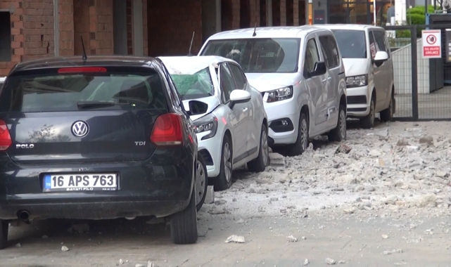 Bursa'da 14 katlı inşaatın duvarı yıkıldı