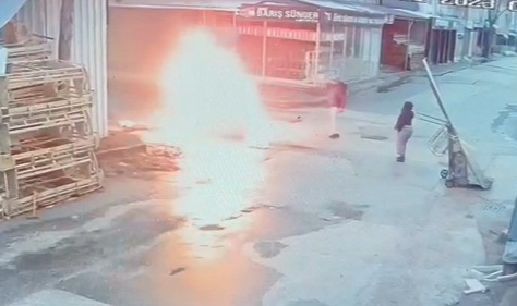Bursa'da çaldıkları koltukları ateşe verip demirlerini çaldılar