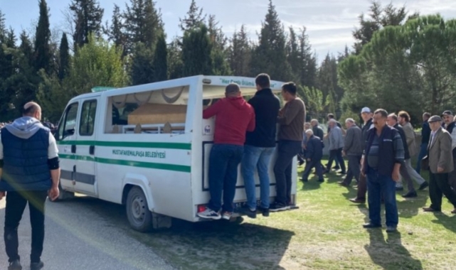 Bursa'da cinnet kurbanı anne ve oğulları toprağa verildi