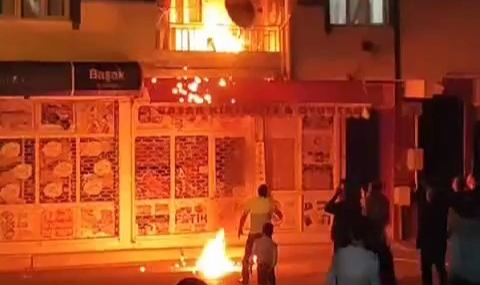 Bursa'da çocuklar çakmakla oynarken evi yakıyordu