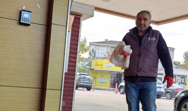 Bursa'da işçi elini kesim makinesine kaptırdı!