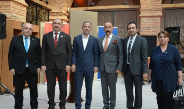 Bursa'da sanatseverler 'Çeşm-i Cihan Ebru Sergisi'nde buluştu