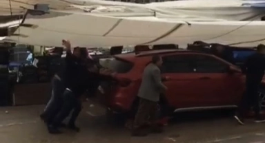 Bursa'da unutulan otomobili böyle kaldırdılar