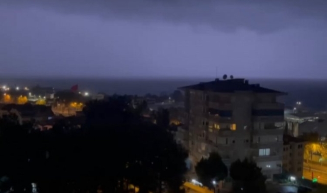 Bursa'da yağmur, hayatı olumsuz etkiledi