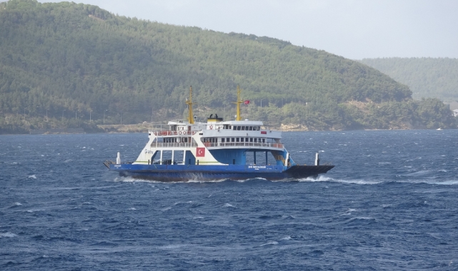 Çanakkale Boğazı’nda feribot seferleri tekrar başladı