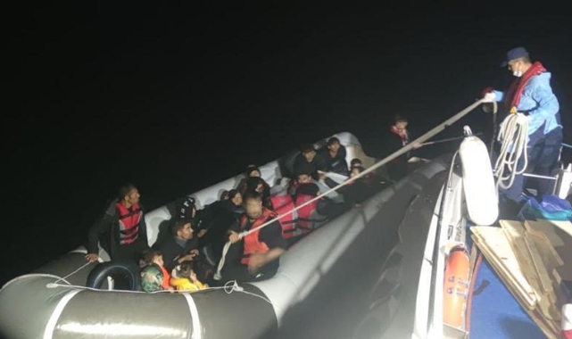 Çanakkale'de 77 kaçak göçmen kurtarıldı