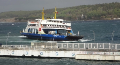 Çanakkale'de yarınki feribot seferleri iptal