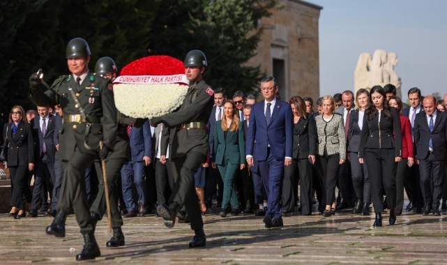 CHP Genel Başkanı Özel, Anıtkabir’i ziyaret etti