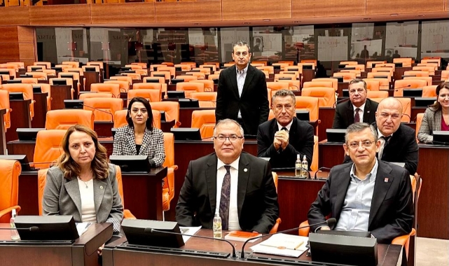 CHP Genel Başkanı Özgür Özel, Adalet Nöbeti'ni ziyaret etti