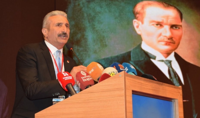 CHP’li Yeşiltaş’ın afiş tepkisi
