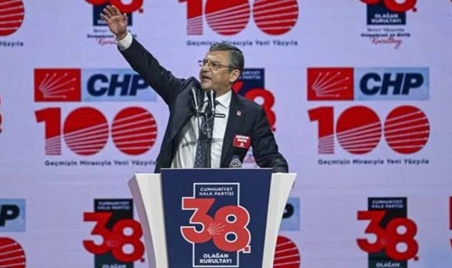 CHP'nin yeni genel başkanı Özel'den teşekkür konuşması
