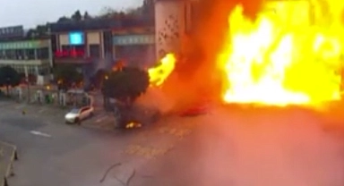 Çin'de gaz tankeri patladı: 2 ölü
