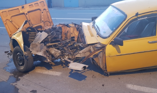 Çorum’da iki otomobil çarpıştı: 3 yaralı