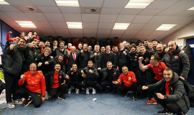 Cumhurbaşkanı Erdoğan, A Milli Futbol Takımı’nı telefonla tebrik etti