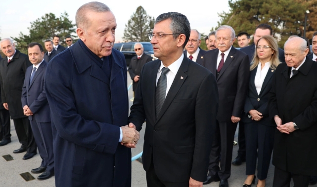 Cumhurbaşkanı Erdoğan ve Özel Anıtkabir'de tokalaştı