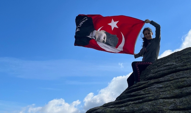 Cumhuriyet’in 100. yılında 100 öğretmen Çataldağ zirvesinde