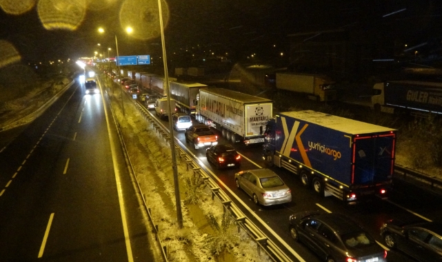 D100 kara yolu ulaşıma kapandı