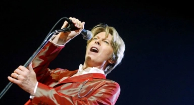David Bowie'nin el yazısı şarkı sözüne 126 bin dolar