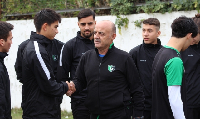 Denizlispor yeni direktörüyle ilk antrenmanını yaptı