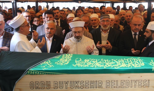 Diyanet İşleri Başkanı Erbaş’ın annesi son yolculuğuna uğurlandı