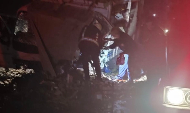 Düğün dönüşü feci kaza: 2 ölü 1 yaralı
