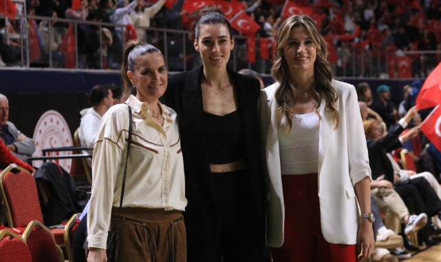 Efsane sporcular milli maçta basketbola veda etti