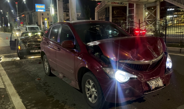 Elazığ’da zincirleme trafik kazası: 3 yaralı