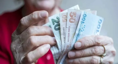 Emekliler dikkat! Bugün hesaplara yatıyor